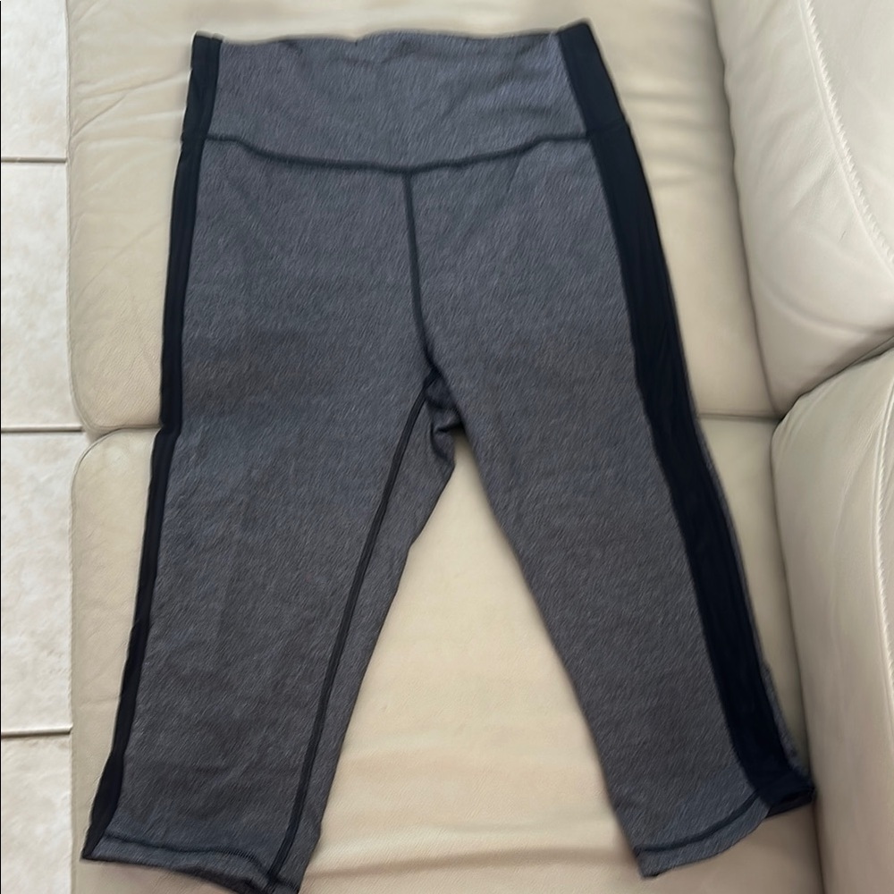Lululemon Gray and Black Capri Leggings with High-Rise Waistband